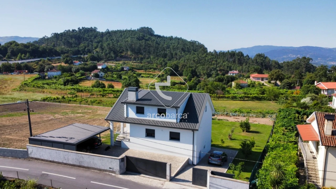 Moradia T5 para Venda em Arcos de Valdevez (São Paio) e Giela Foto 30