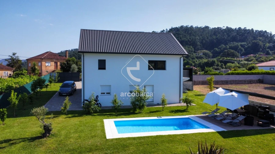 Moradia T5 para Venda em Arcos de Valdevez (São Paio) e Giela Foto 33