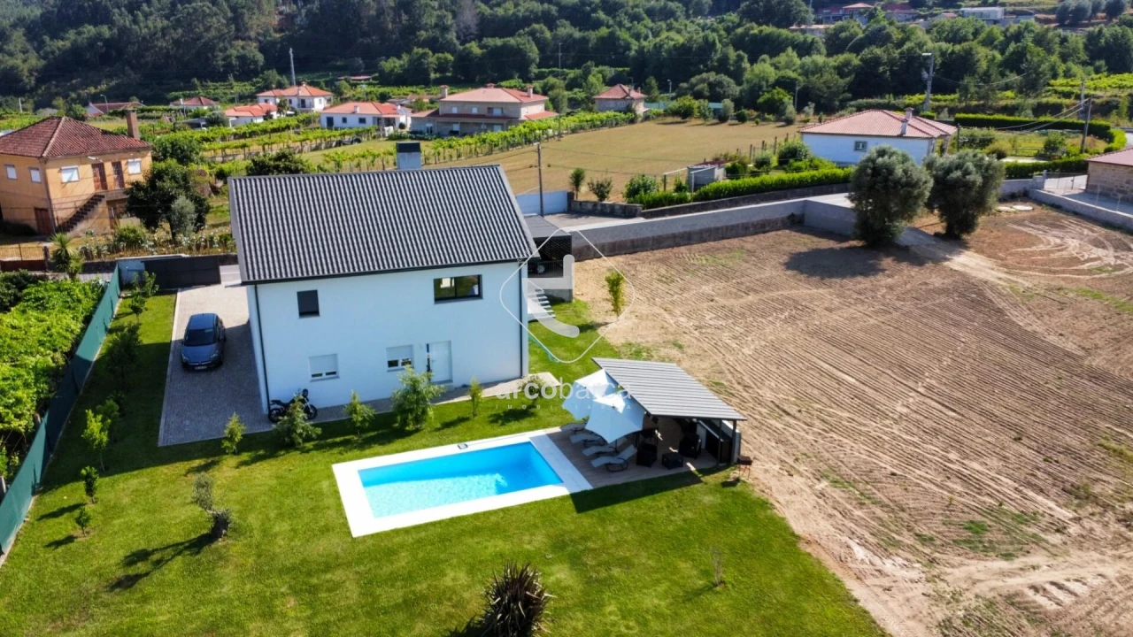 Moradia T5 para Venda em Arcos de Valdevez (São Paio) e Giela Foto 32