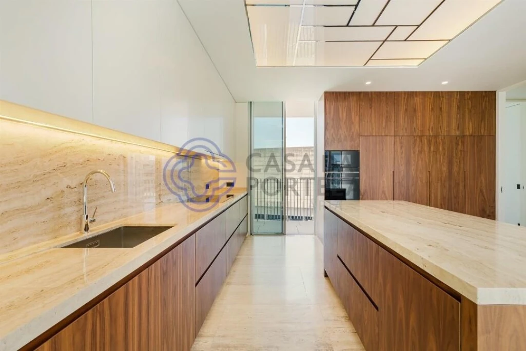 Apartamento T4 para Venda em Ramalde Foto 9