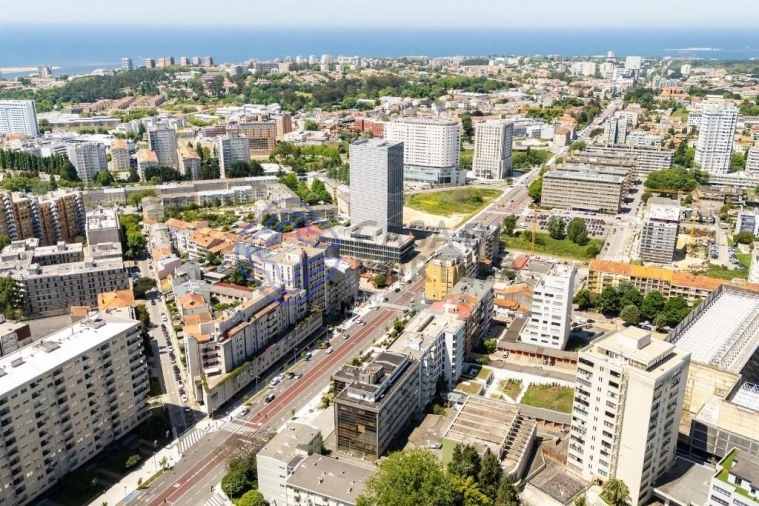 Apartamento T4 para Venda em Ramalde Foto 48