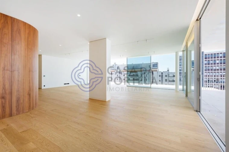 Apartamento T4 para Venda em Ramalde Foto 6