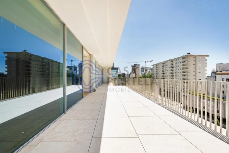 Apartamento T4 para Venda em Ramalde Foto 2