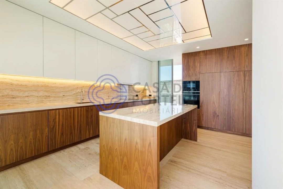 Apartamento T4 para Venda em Ramalde Foto 8