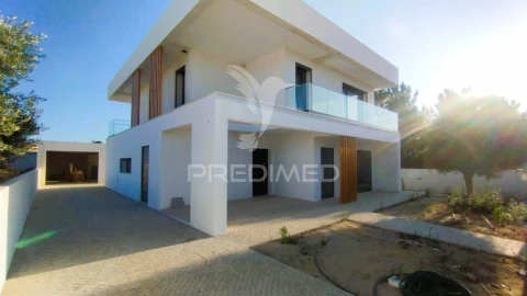 Moradia T4 para Venda em Azeitão (São Lourenço e São Simão)