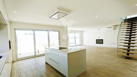 Moradia T4 para Venda em Azeitão (São Lourenço e São Simão)