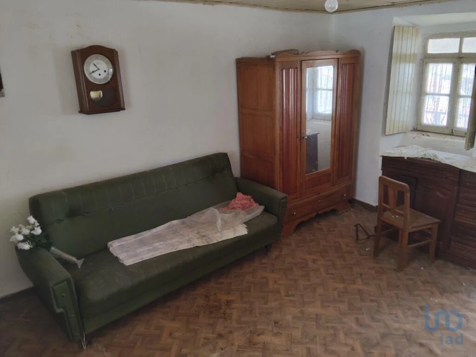 Moradia T2 para Venda em Castanheira de Pêra e Coentral Foto 3