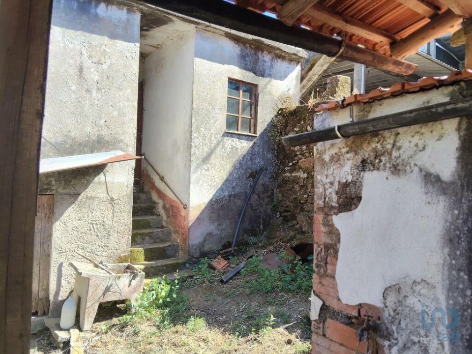 Moradia T2 para Venda em Castanheira de Pêra e Coentral Foto 13