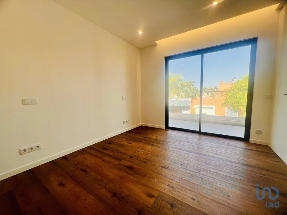 Moradia T4 para Venda em Quarteira Foto 14