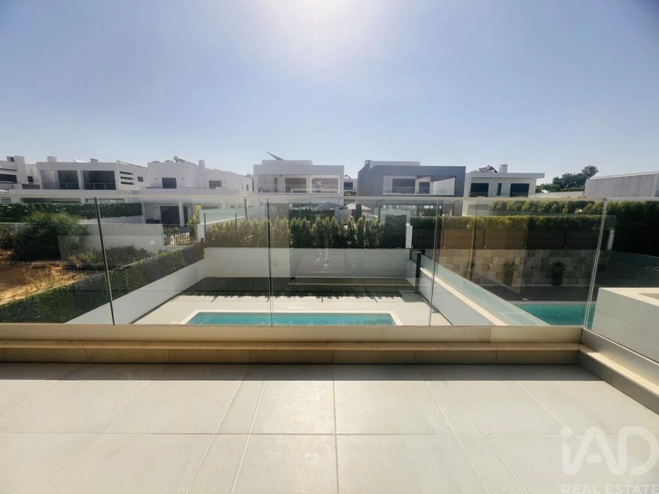 Moradia T4 para Venda em Quarteira Foto 20