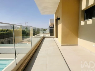 Moradia T4 para Venda em Quarteira