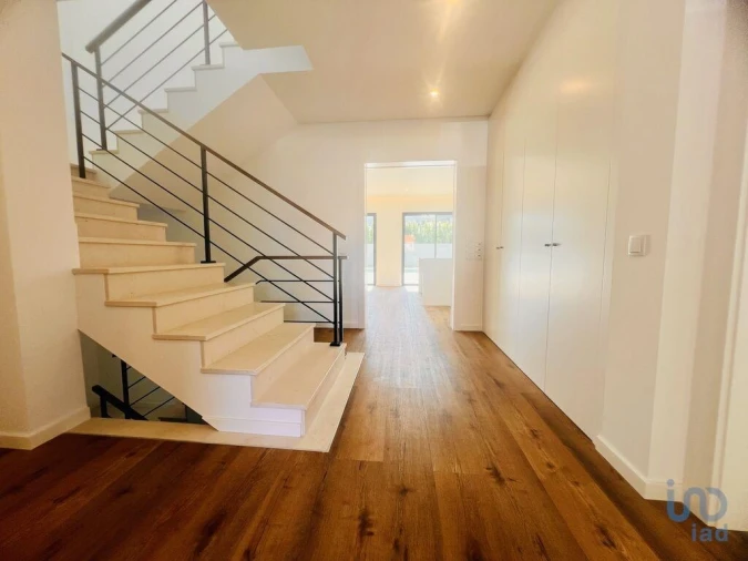 Moradia T4 para Venda em Quarteira Foto 11