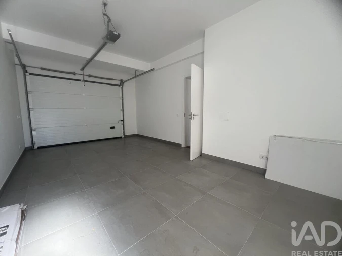 Moradia T4 para Venda em Quarteira Foto 26