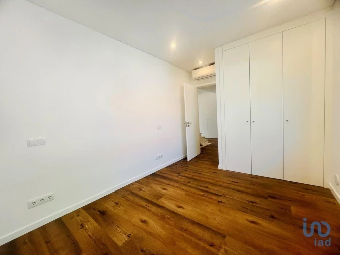 Moradia T4 para Venda em Quarteira Foto 7