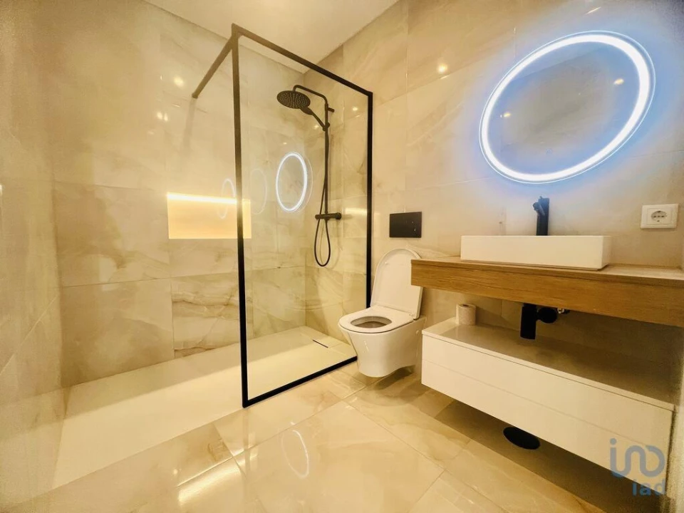 Moradia T4 para Venda em Quarteira Foto 12