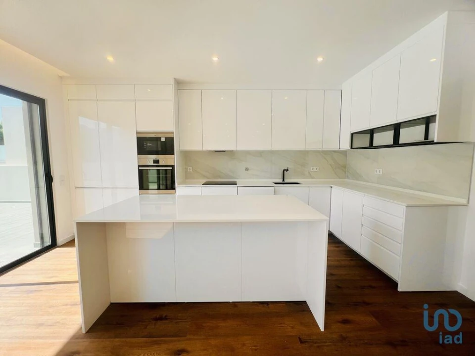 Moradia T4 para Venda em Quarteira Foto 5