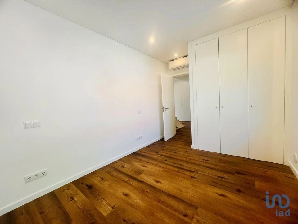 Moradia T4 para Venda em Quarteira Foto 7