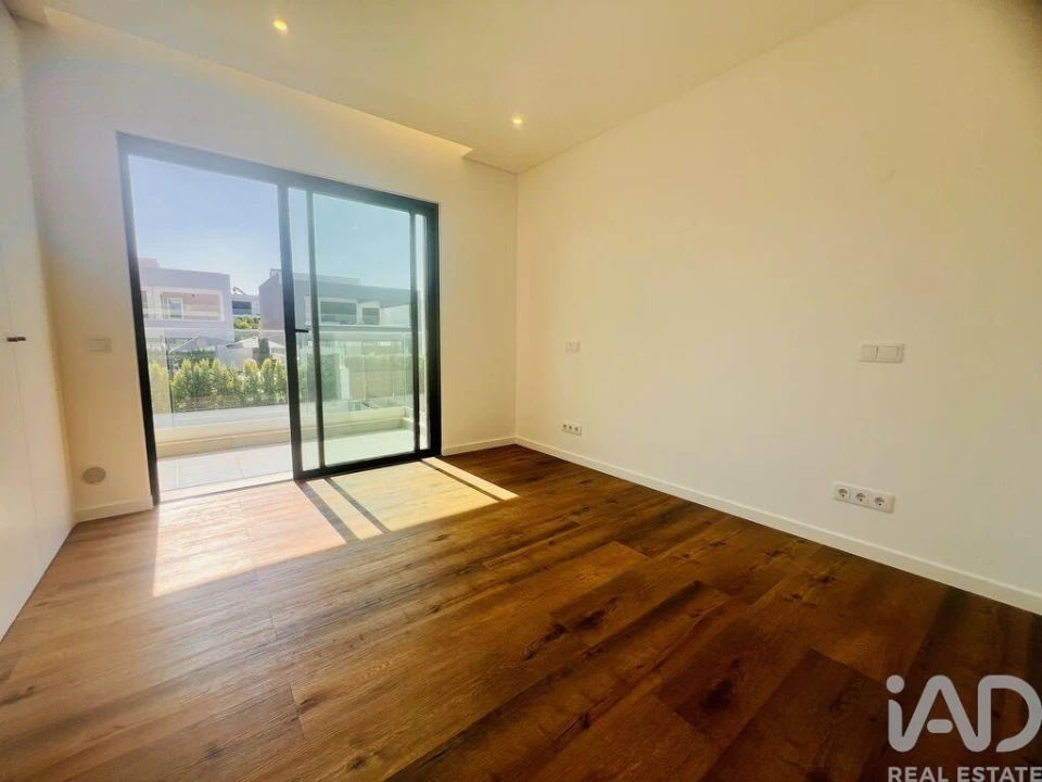 Moradia T4 para Venda em Quarteira Foto 15