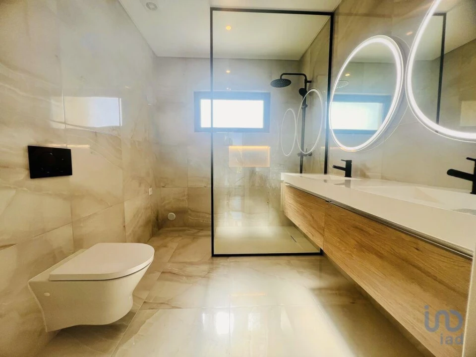 Moradia T4 para Venda em Quarteira Foto 9