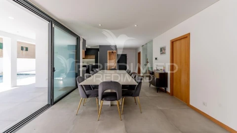 Moradia T4 para Venda em Silveira