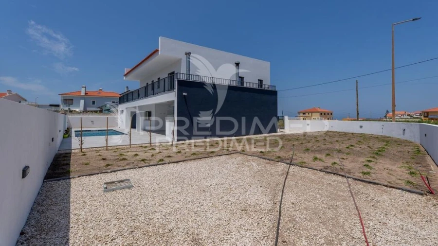 Moradia T4 para Venda em Silveira Foto 4