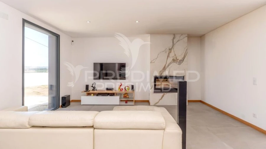 Moradia T4 para Venda em Silveira Foto 13