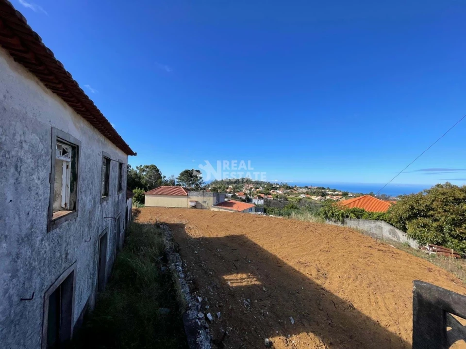 Moradia T3 para Venda em Prazeres Foto 4
