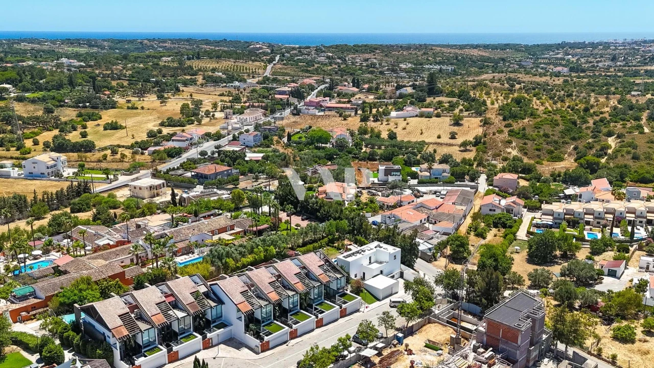 Moradia T4 para Venda em Almancil Foto 35