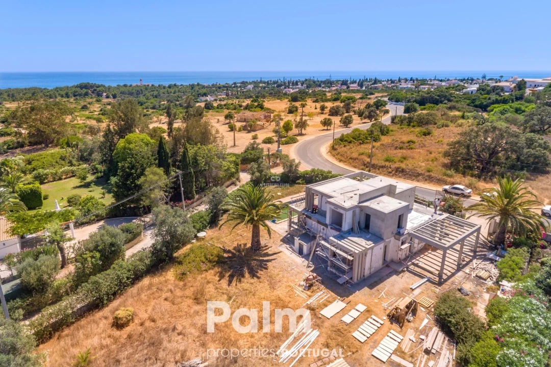 Moradia T4 para Venda em Ferragudo Foto 2