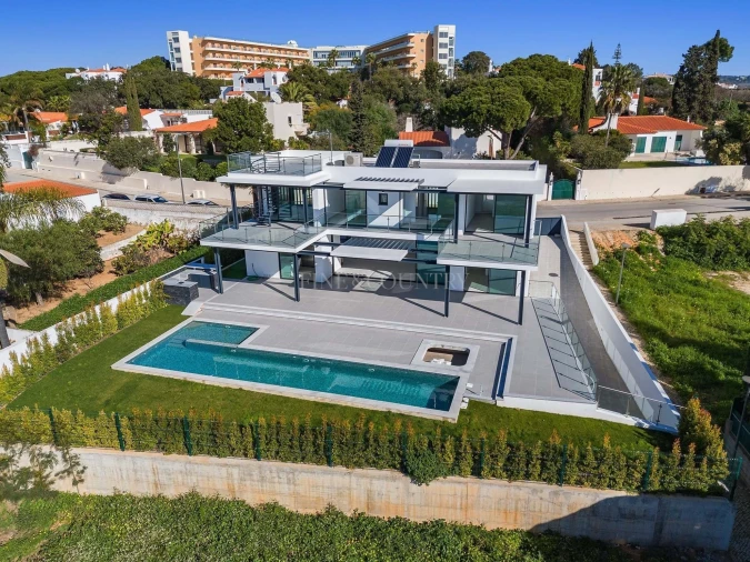 Moradia T4 para Venda em Albufeira e Olhos de Água Foto 37