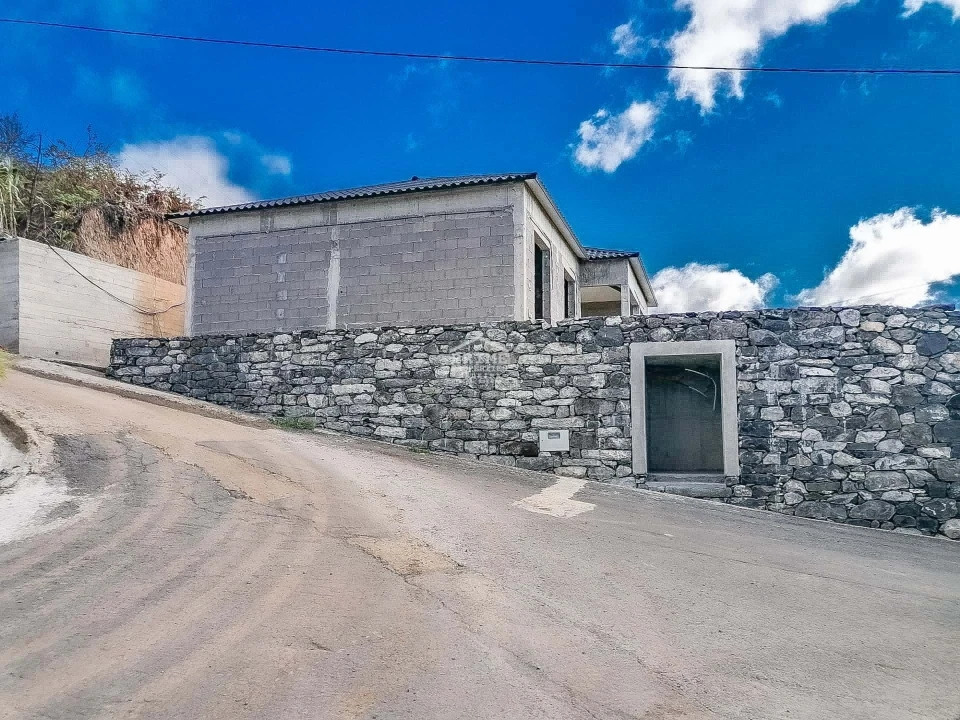 Moradia T2 para Venda em Tabua Foto 1