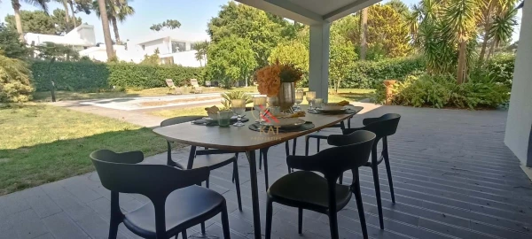 Moradia T4 para Venda em Charneca de Caparica e Sobreda