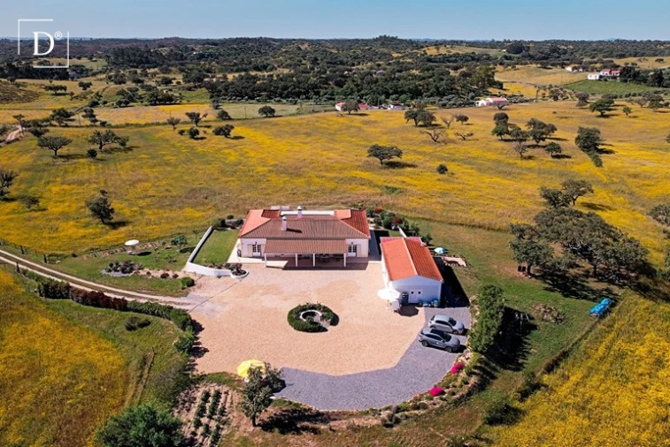 Moradia T4 para Venda em Ourique Foto 6