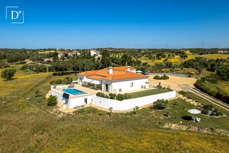 Moradia T4 para Venda em Ourique Foto 4