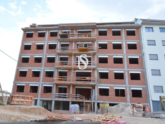 Apartamento T3 para Venda em Sé, Santa Maria e Meixedo Foto 1