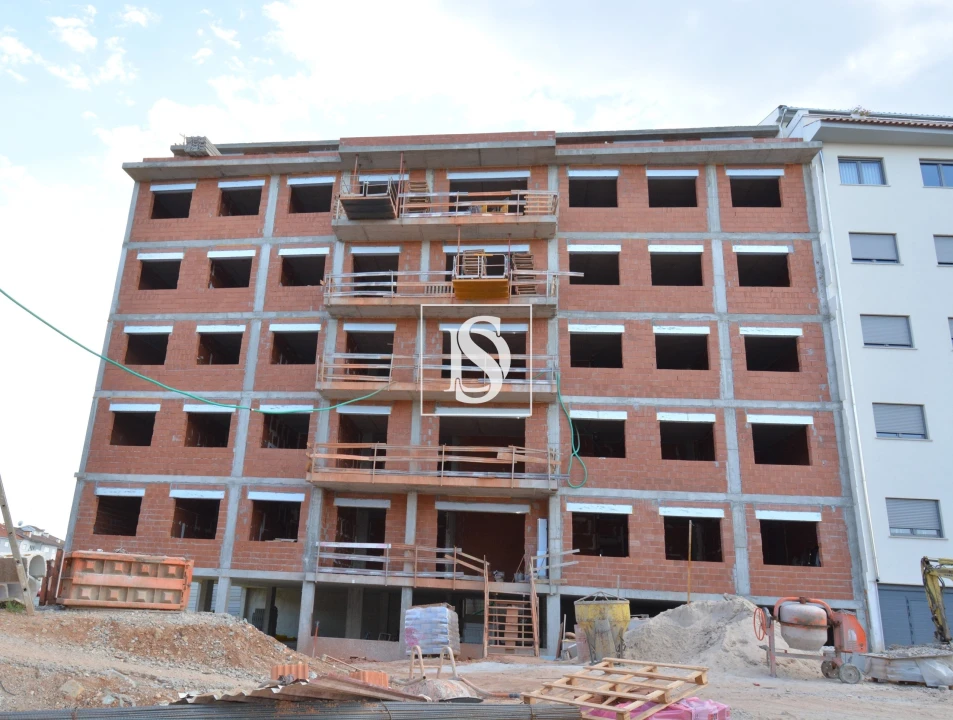 Apartamento T3 para Venda em Sé, Santa Maria e Meixedo Foto 1