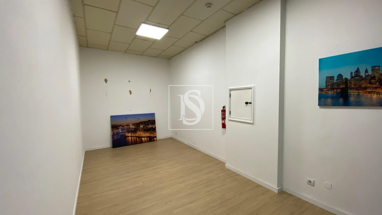 Negócio para Venda em Santo Tirso, Couto (Santa Cristina e São Miguel) e Burgães Foto 8