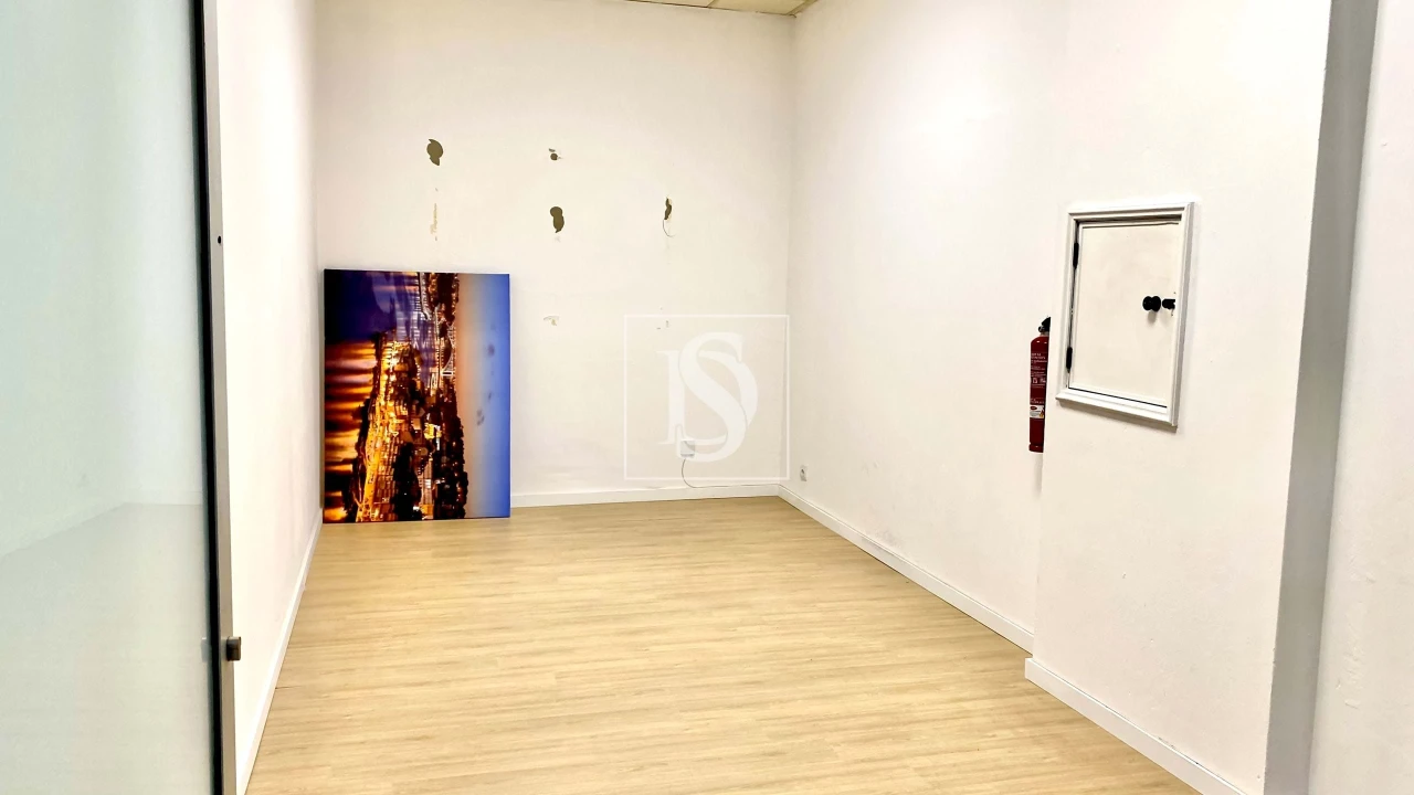 Negócio para Venda em Santo Tirso, Couto (Santa Cristina e São Miguel) e Burgães Foto 3