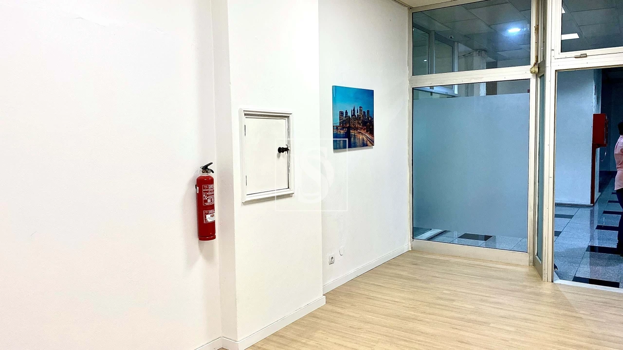 Negócio para Venda em Santo Tirso, Couto (Santa Cristina e São Miguel) e Burgães Foto 4