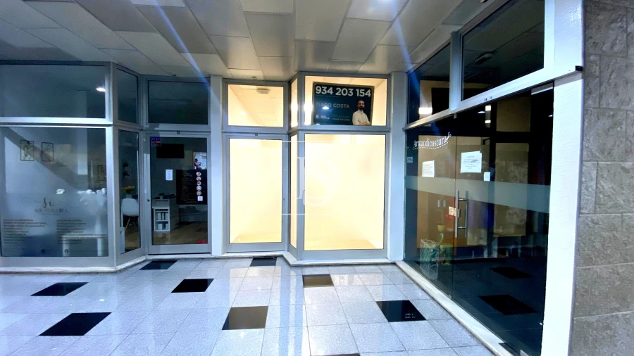 Negócio para Venda em Santo Tirso, Couto (Santa Cristina e São Miguel) e Burgães Foto 1