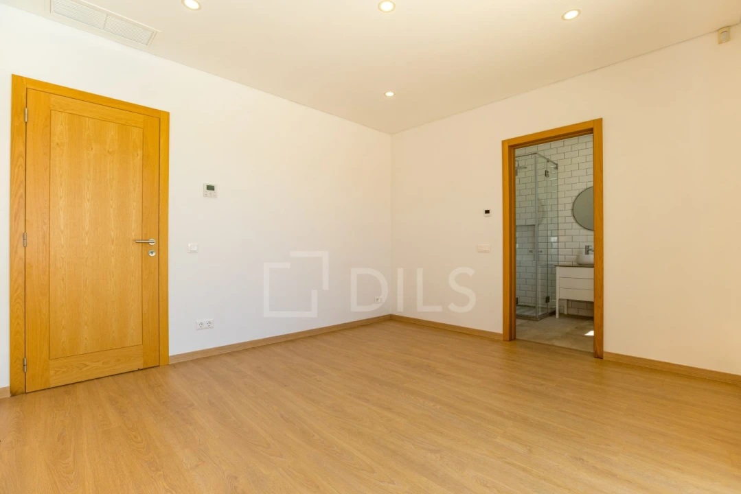 Moradia T4 para Venda em Loule (São Clemente) Foto 21