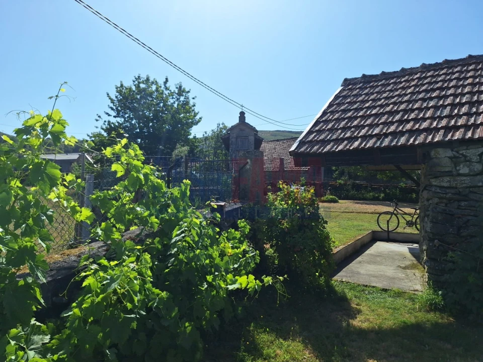 Moradia T4 para Venda em Vilar e Viveiro Foto 25