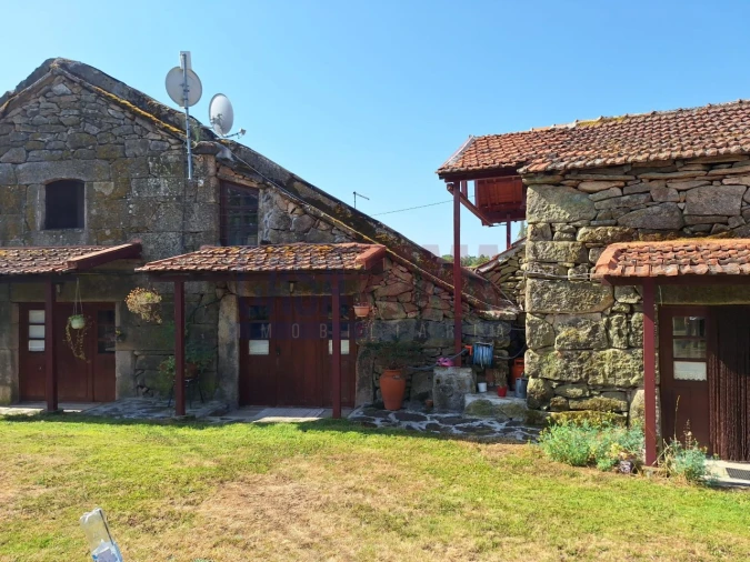 Moradia T4 para Venda em Vilar e Viveiro Foto 8