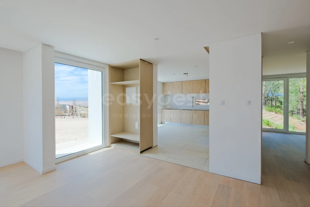 Moradia T4 para Venda em Santa Maria, São Pedro e Matacães Foto 4