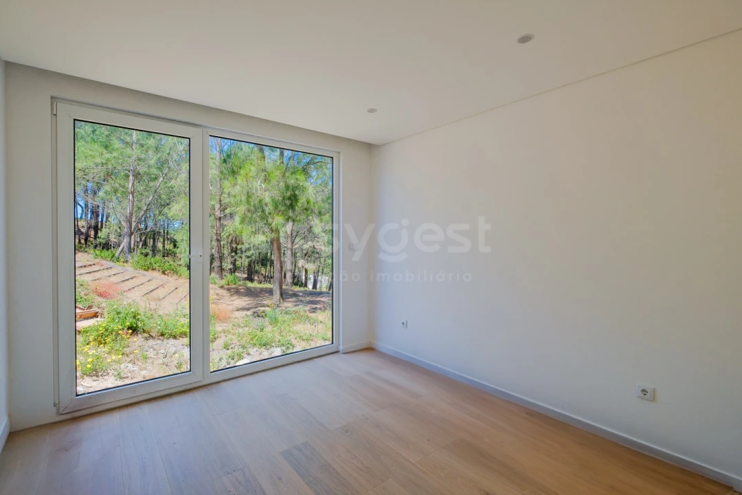 Moradia T4 para Venda em Santa Maria, São Pedro e Matacães Foto 8