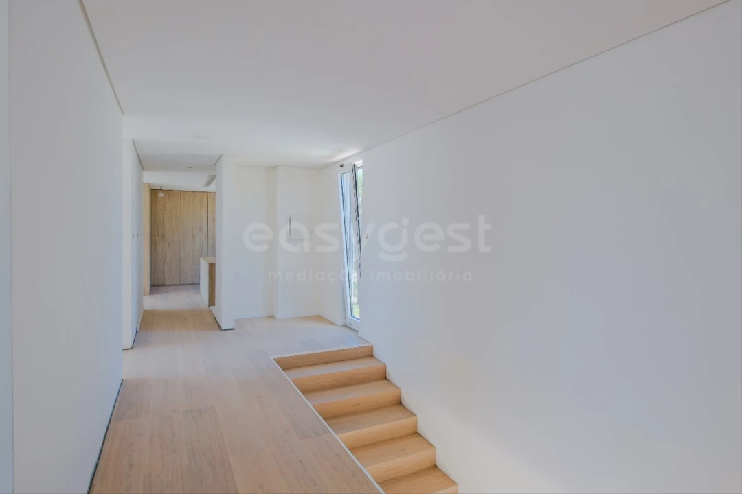 Moradia T4 para Venda em Santa Maria, São Pedro e Matacães Foto 19