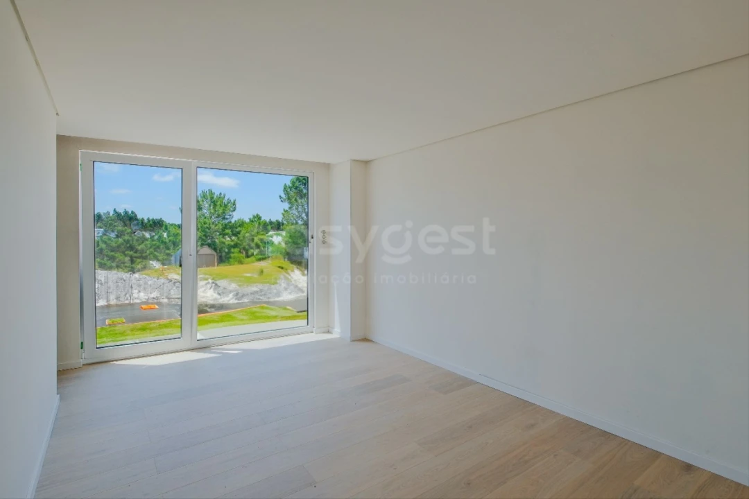 Moradia T4 para Venda em Santa Maria, São Pedro e Matacães Foto 20