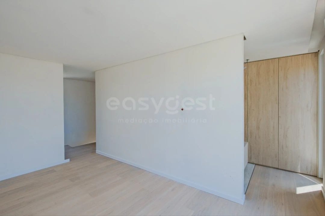 Moradia T4 para Venda em Santa Maria, São Pedro e Matacães Foto 21