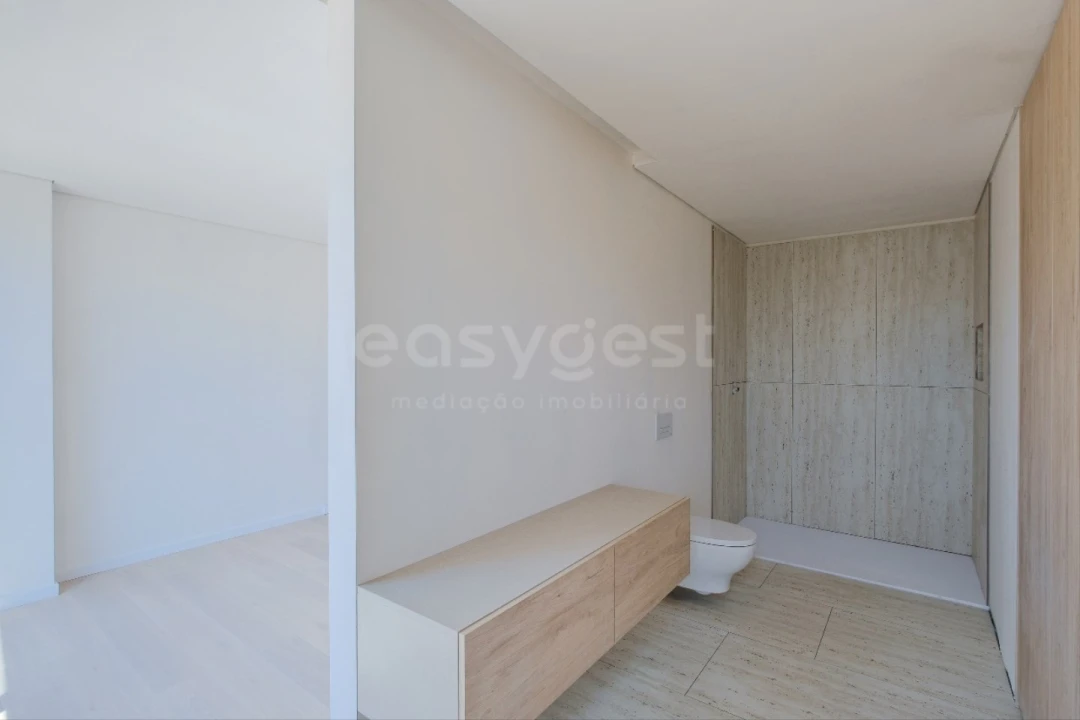 Moradia T4 para Venda em Santa Maria, São Pedro e Matacães Foto 23