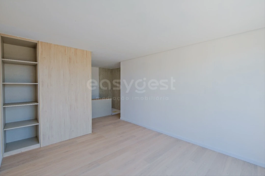 Moradia T4 para Venda em Santa Maria, São Pedro e Matacães Foto 28